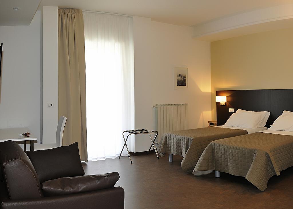 Le Stanze Sul Corso Bed and Breakfast Pescara Værelse billede