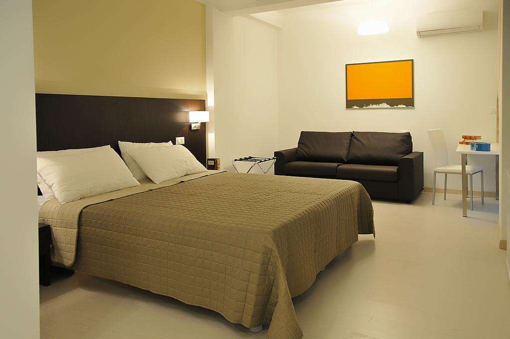 Le Stanze Sul Corso Bed and Breakfast Pescara Værelse billede