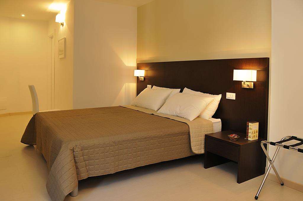 Le Stanze Sul Corso Bed and Breakfast Pescara Værelse billede